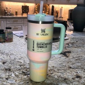 Stanley cup quencher H2.0 Tumbler 40 ounce Flowstate